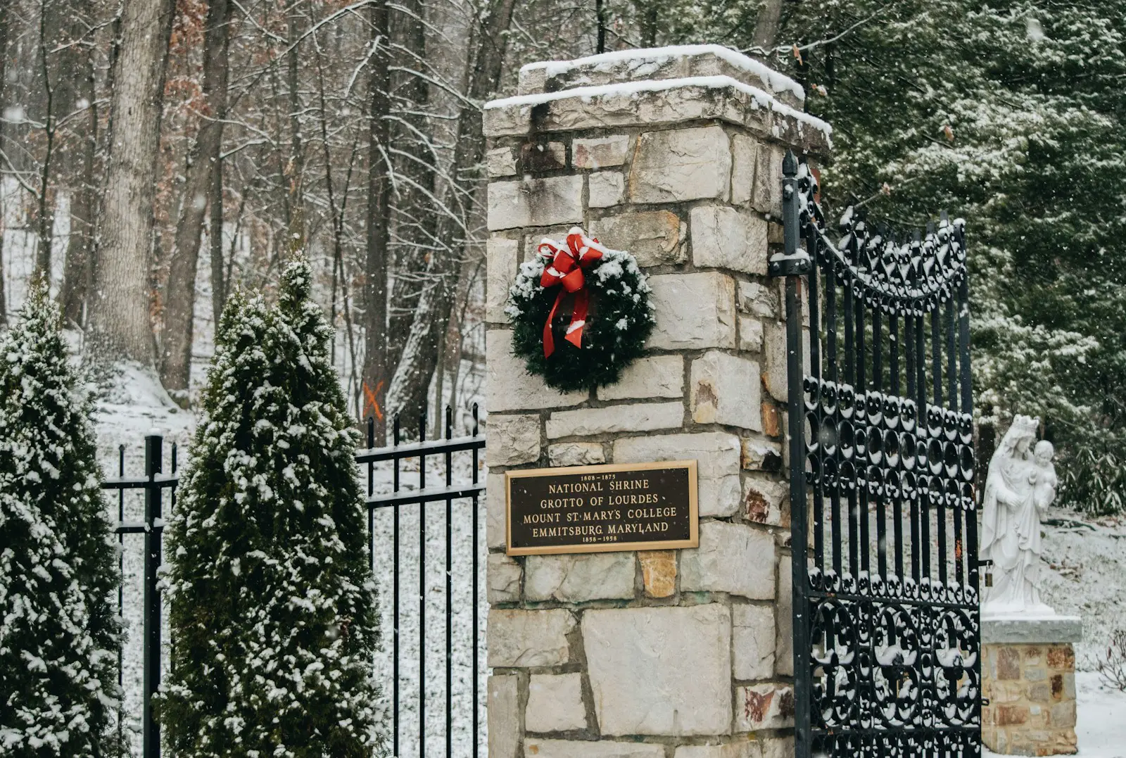 nettoyer plaque funéraire